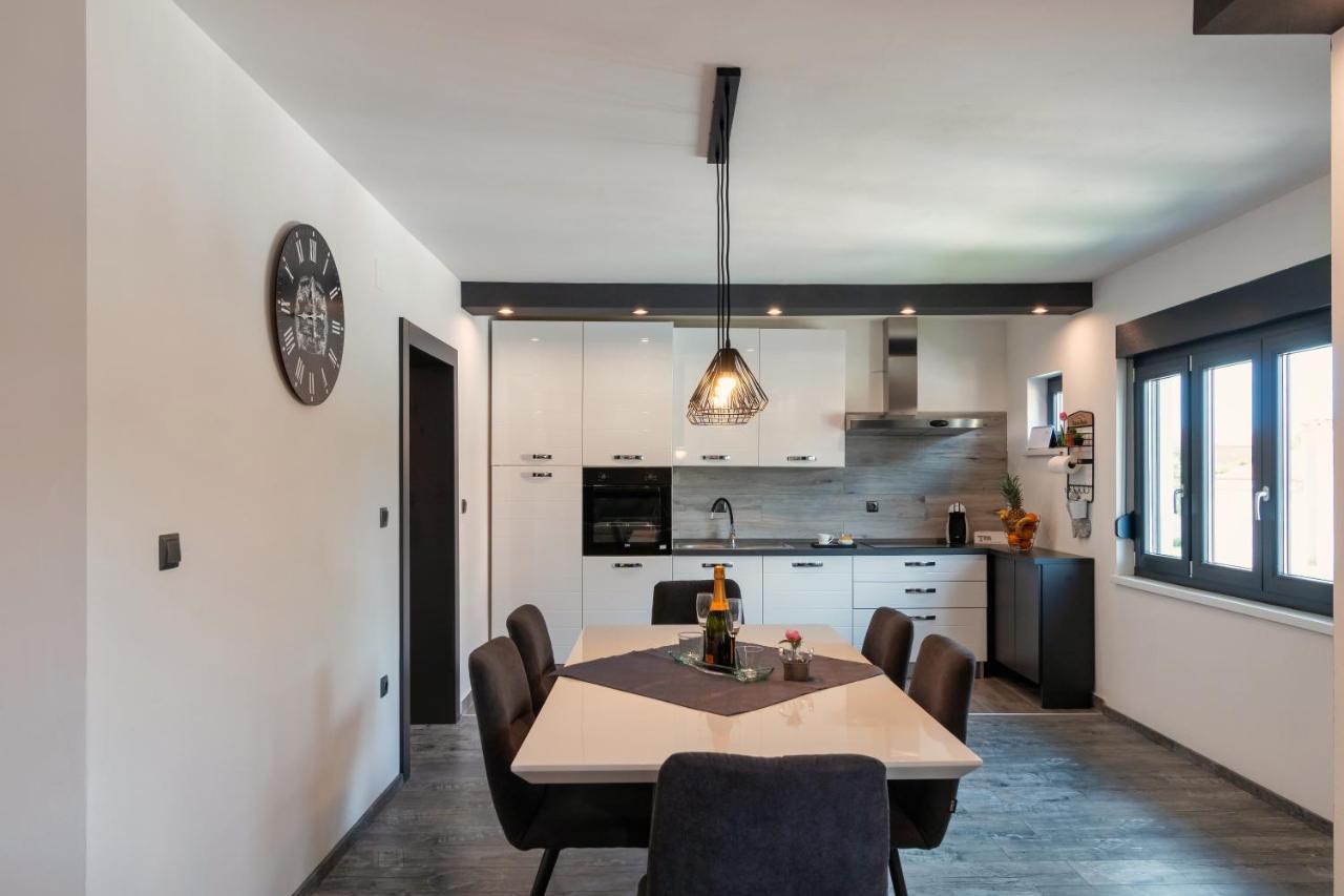 Apartman Gabrijela Muntic Exterior photo